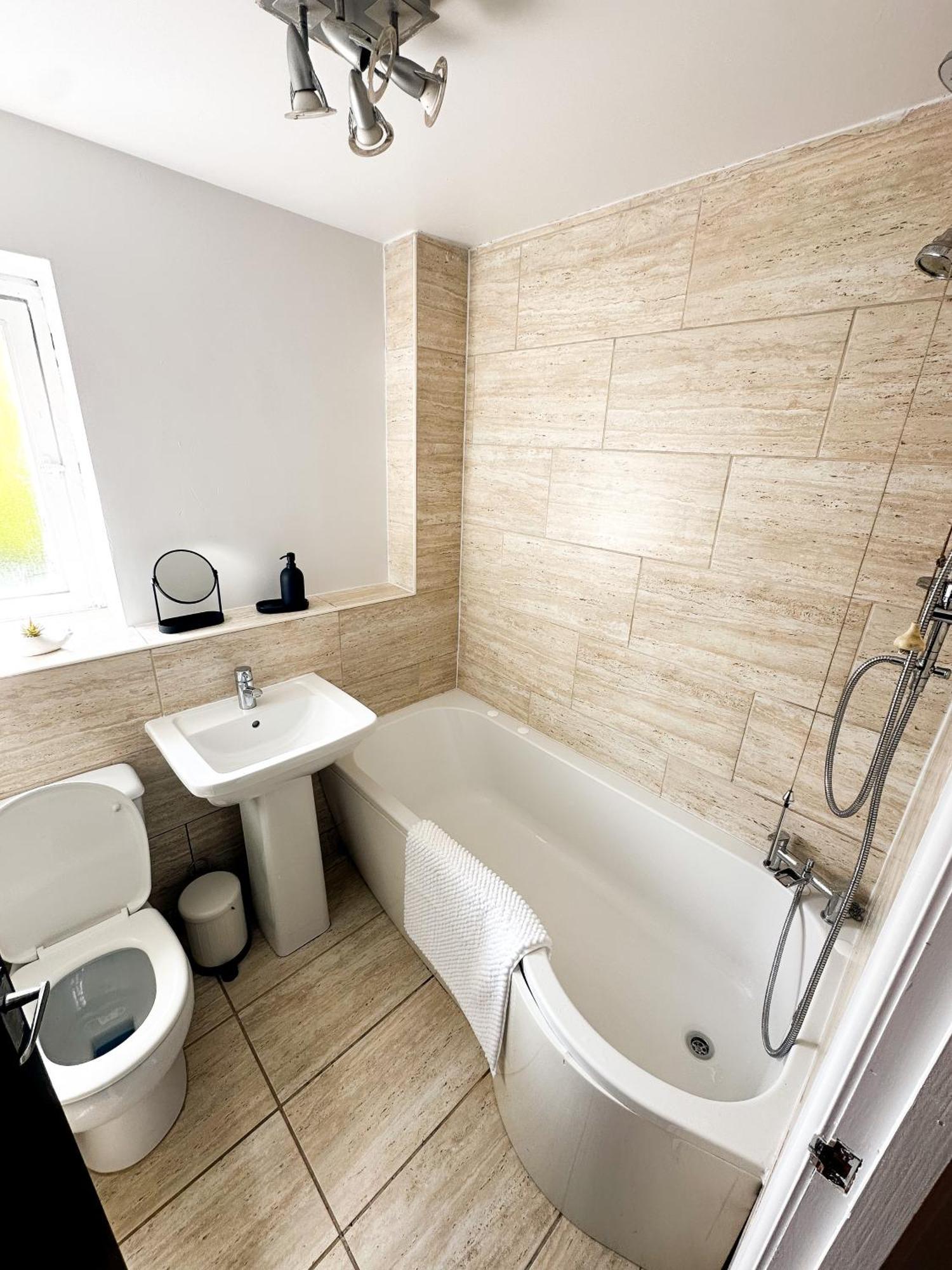 Nec-Airport-Hs2- 4Min Drive To Nec Villa Marston Green Exterior photo